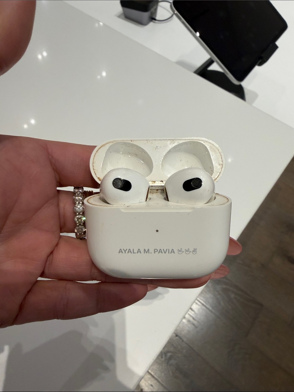 Apple White Personalized True Wireless Earbuds with Charging Case